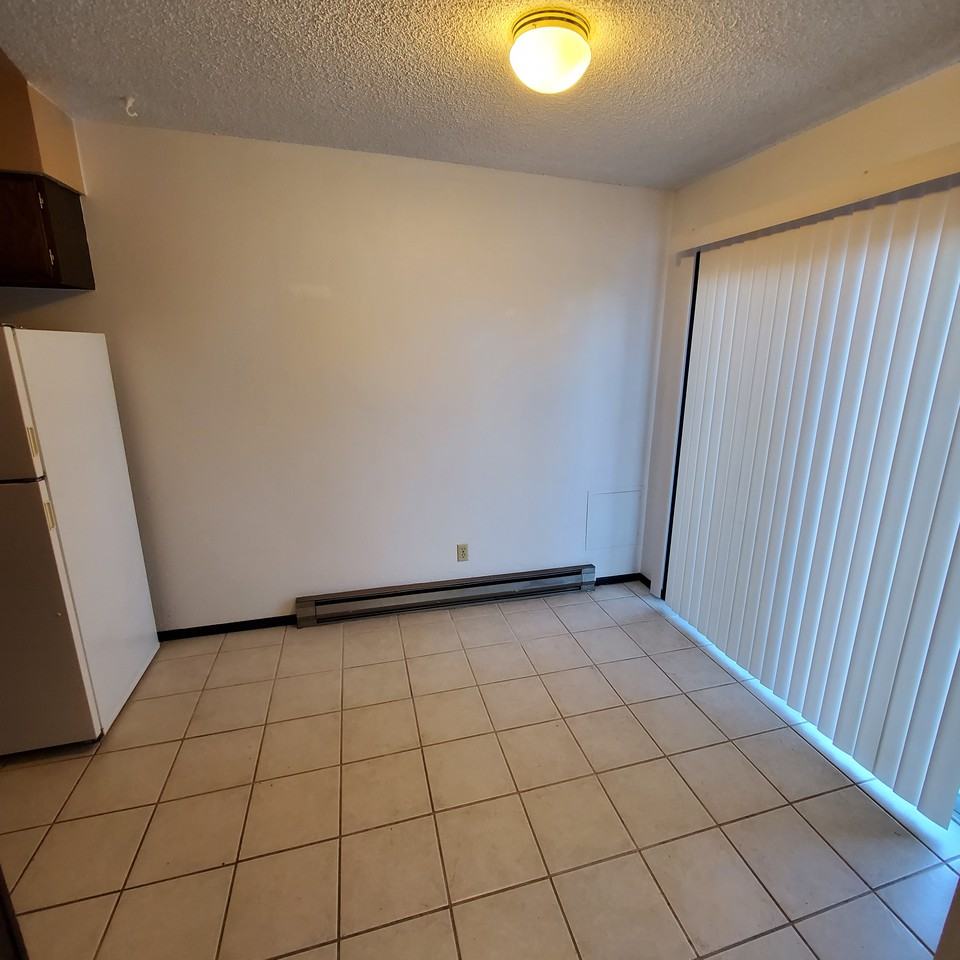 1224 East 3rd Street #4 - Photo 3 of 17