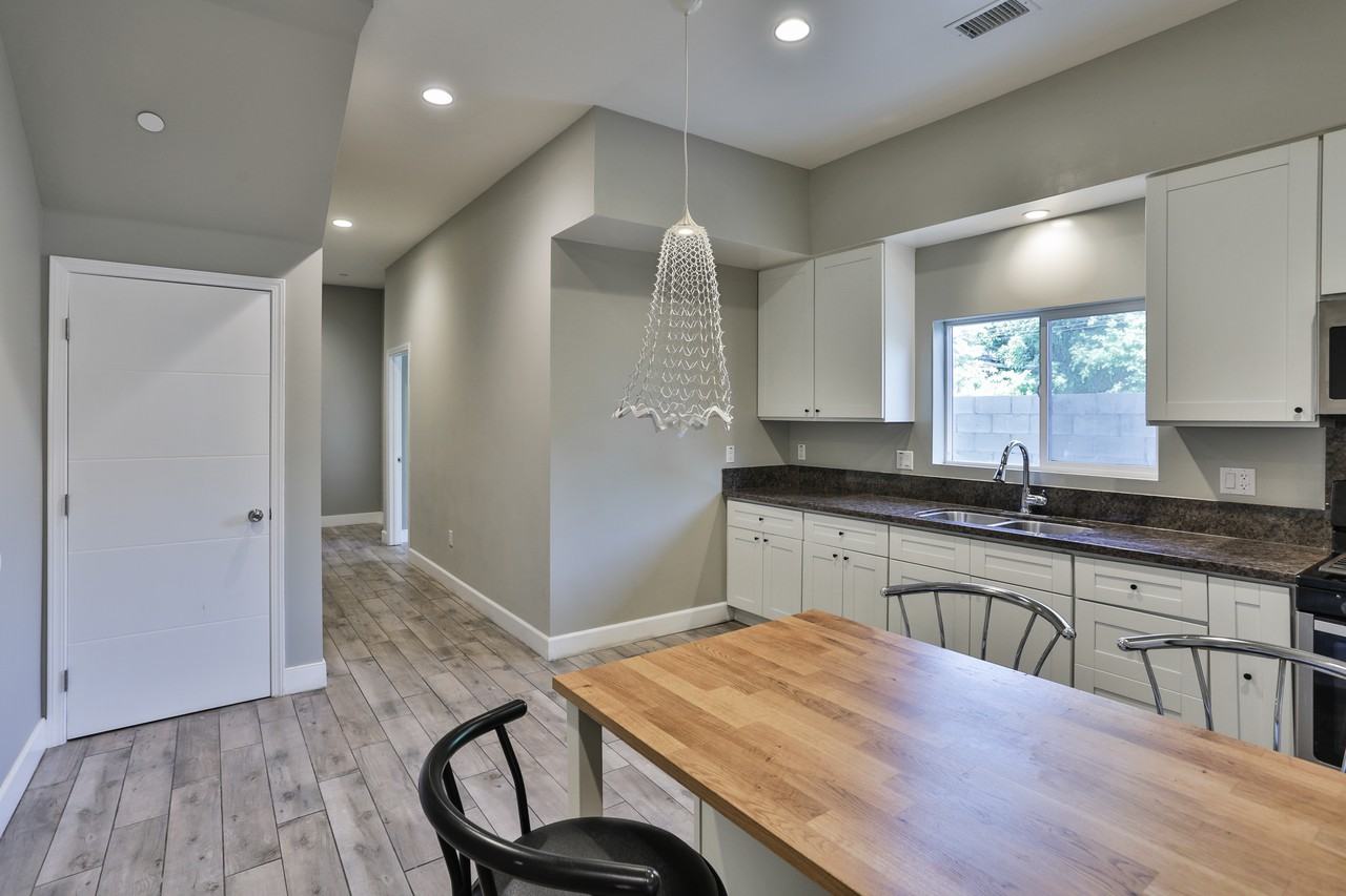 1222 West 35th Street - Photo 2 of 15