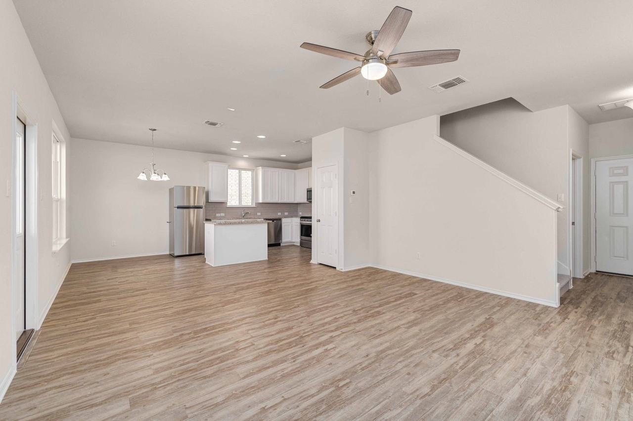 158 Pepperbark Loop #1 - Photo 4 of 23
