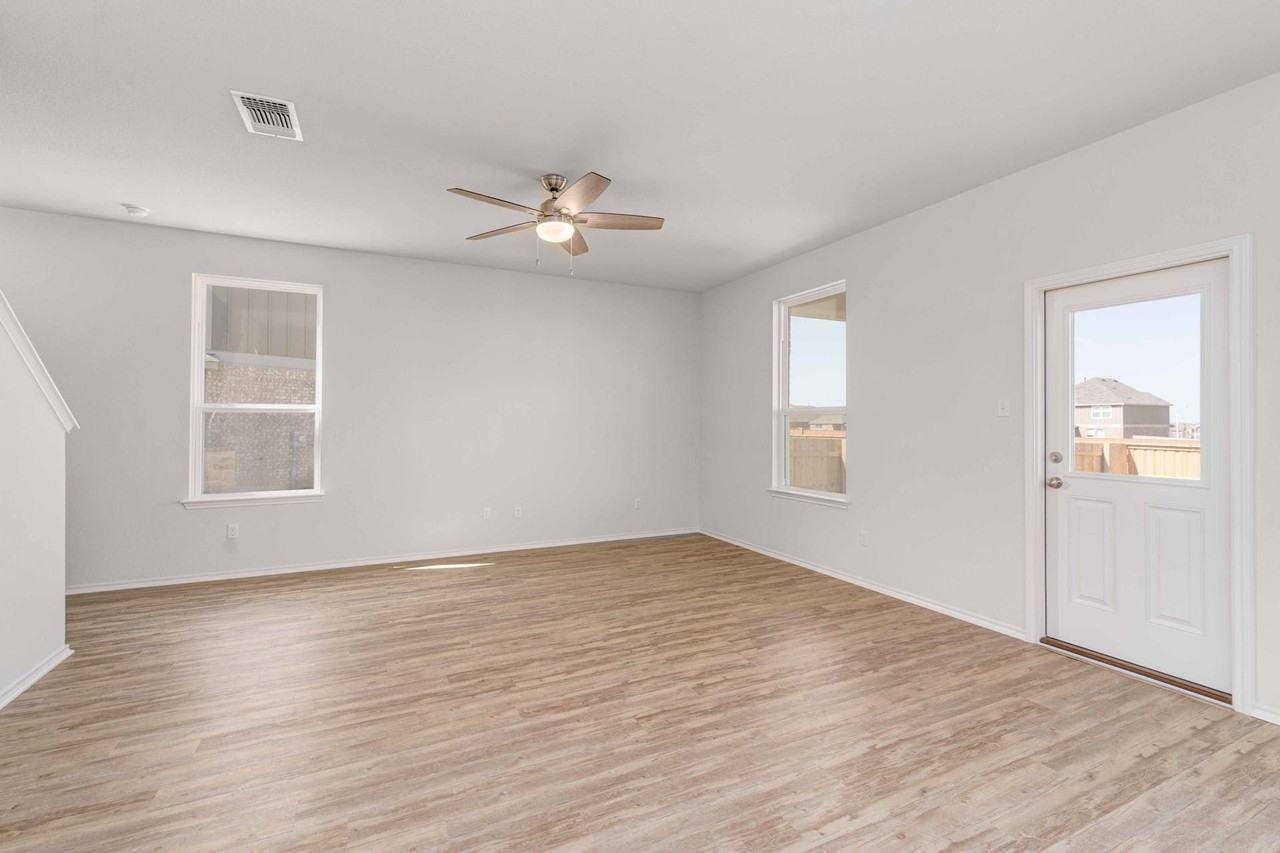 158 Pepperbark Loop #1 - Photo 7 of 23
