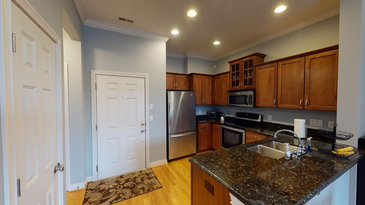 252 Stetson St #404 - Photo 6 of 17