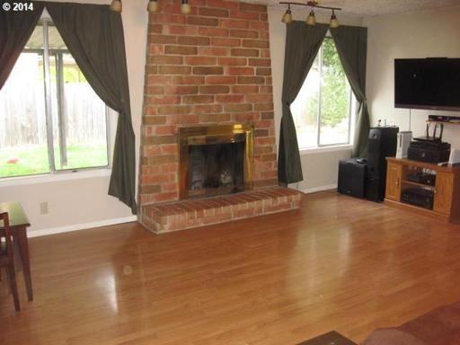 14606 NE 79th St - Photo 2 of 15