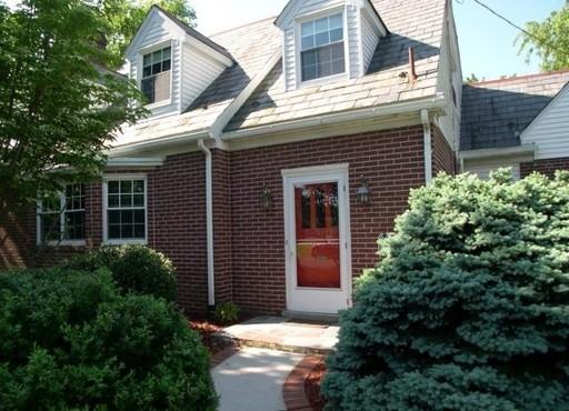 4208 Windsor Dr - Photo 2 of 15
