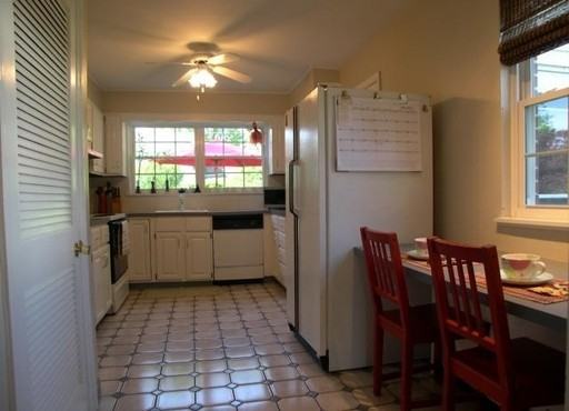 4208 Windsor Dr - Photo 3 of 15