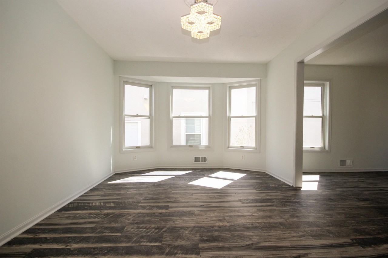 637 19th Ave Ne #1 - Photo 6 of 31