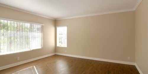 2061 Oriole St - Photo 3 of 20