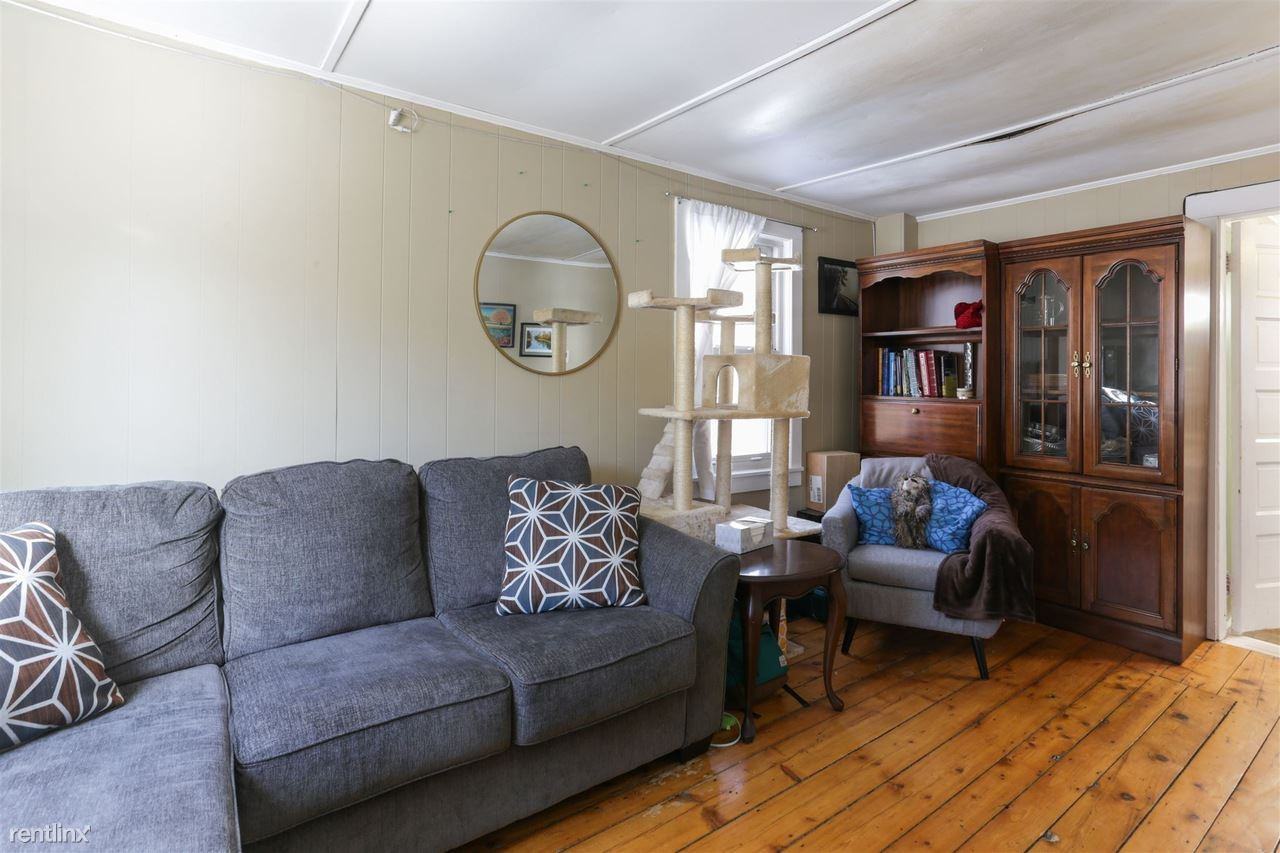 342 N State St - Photo 2 of 7