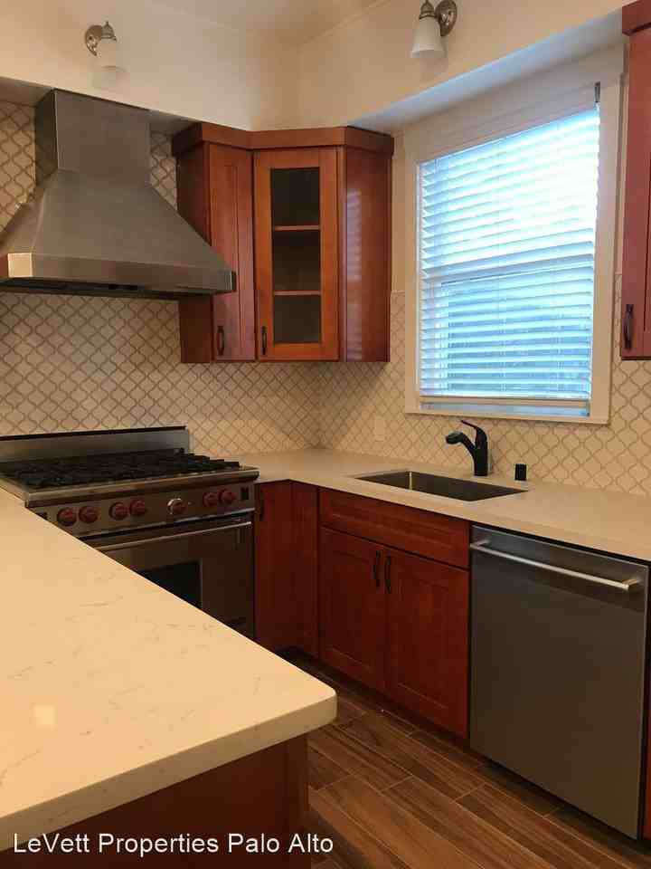 202 Bryant St - Photo 2 of 6