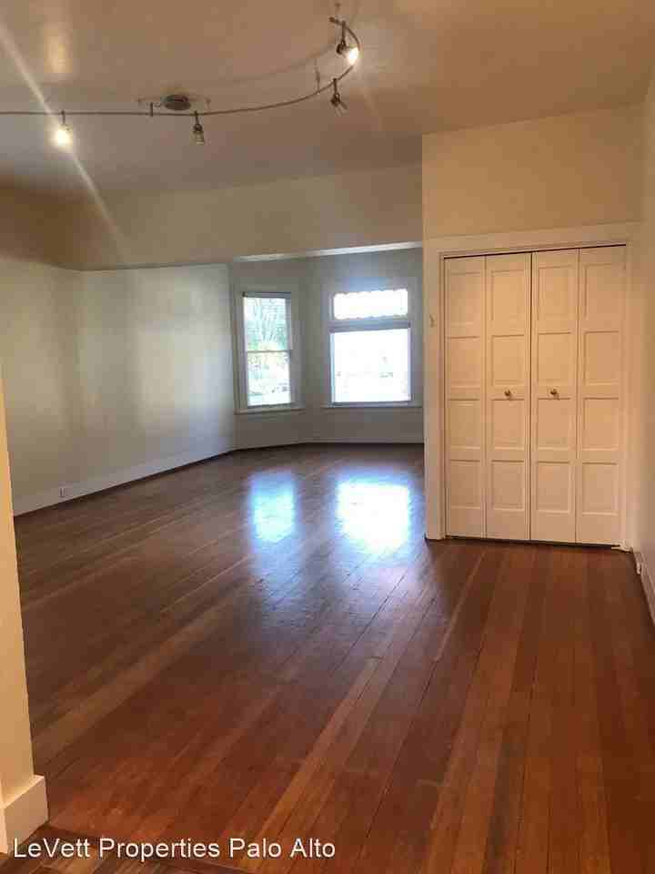 202 Bryant St - Photo 3 of 6