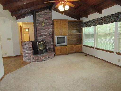 1973 Hillpark Ln - Photo 3 of 10