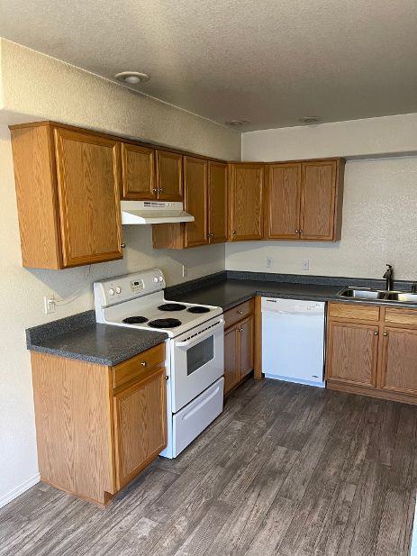 321 W Coral Dr - Photo 4 of 12