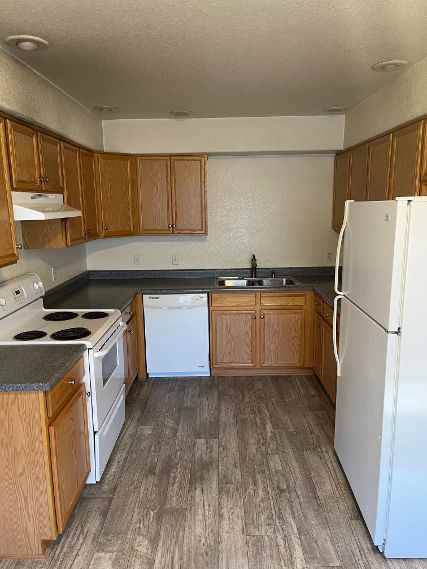 321 W Coral Dr - Photo 5 of 12