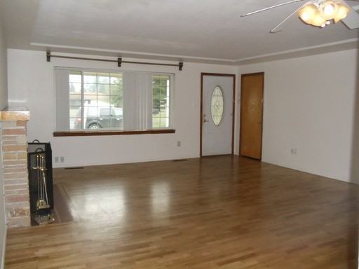 10609 Rowland Ave SW - Photo 2 of 34