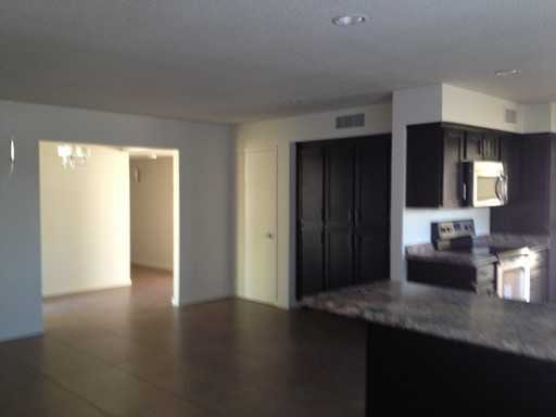 1403 E Sunset Ct - Photo 2 of 8