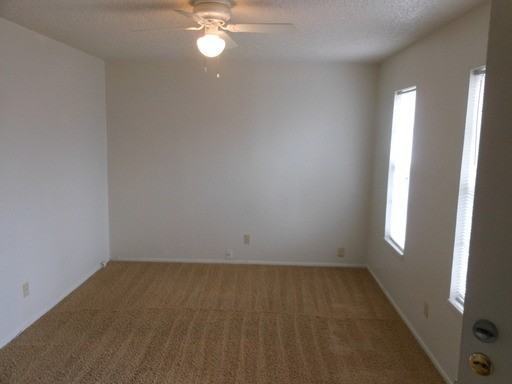 506 N Elm St - Photo 2 of 5