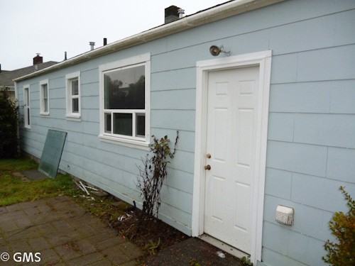 1238 N Elliott St - Photo 2 of 3