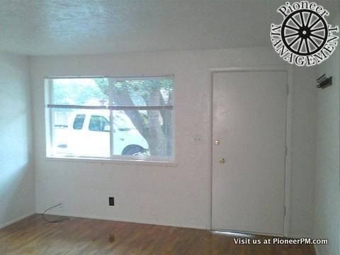 210 Sunnyside Dr - Photo 3 of 14