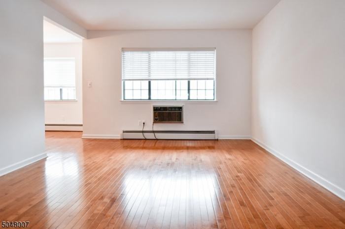 25 Canterbury Rd - Photo 3 of 13