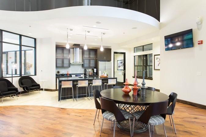 1720 Barton Springs Rd - Photo 5 of 38