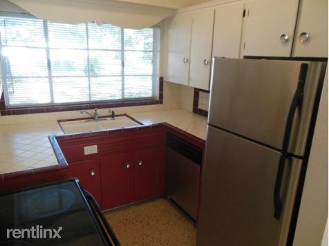 5718 8th Ave N - Photo 3 of 10