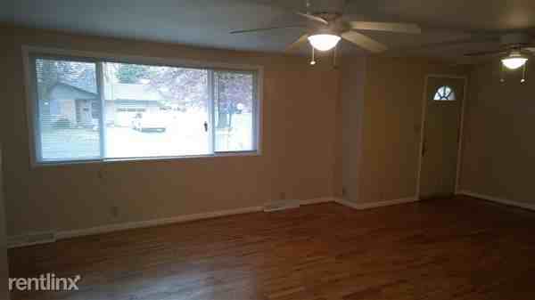 1215 Admiral Pl - Photo 2 of 4