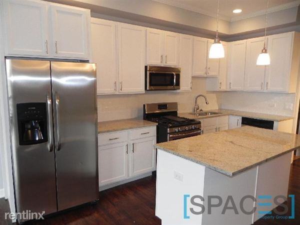 1000 W Lake St - Photo 3 of 9