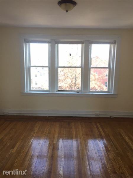 291 Norton St - Photo 3 of 5