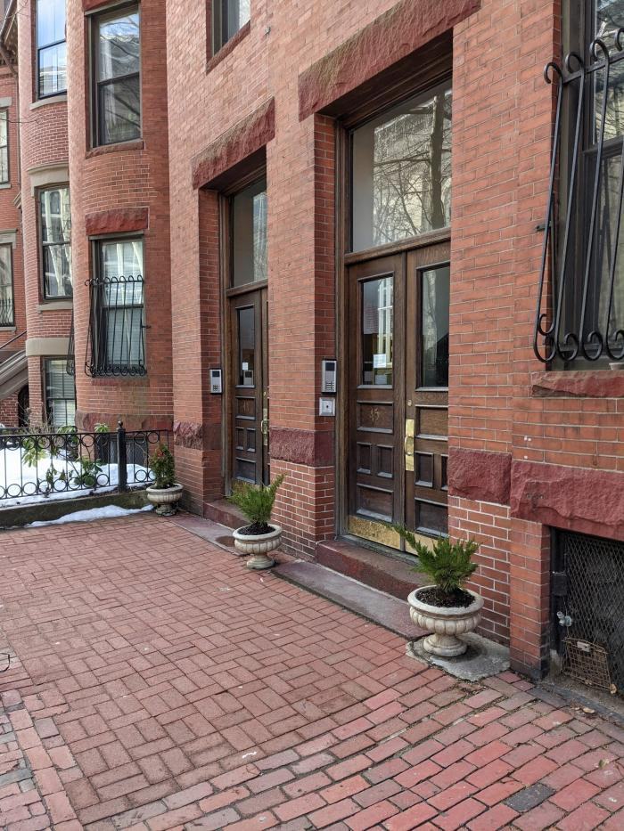 47 E Concord St