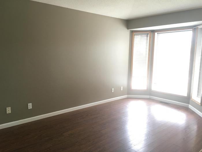 12438 96a St - Photo 2 of 10