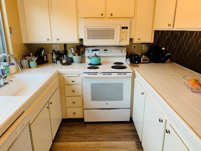 3147 Valley Green Ln - Photo 3 of 5