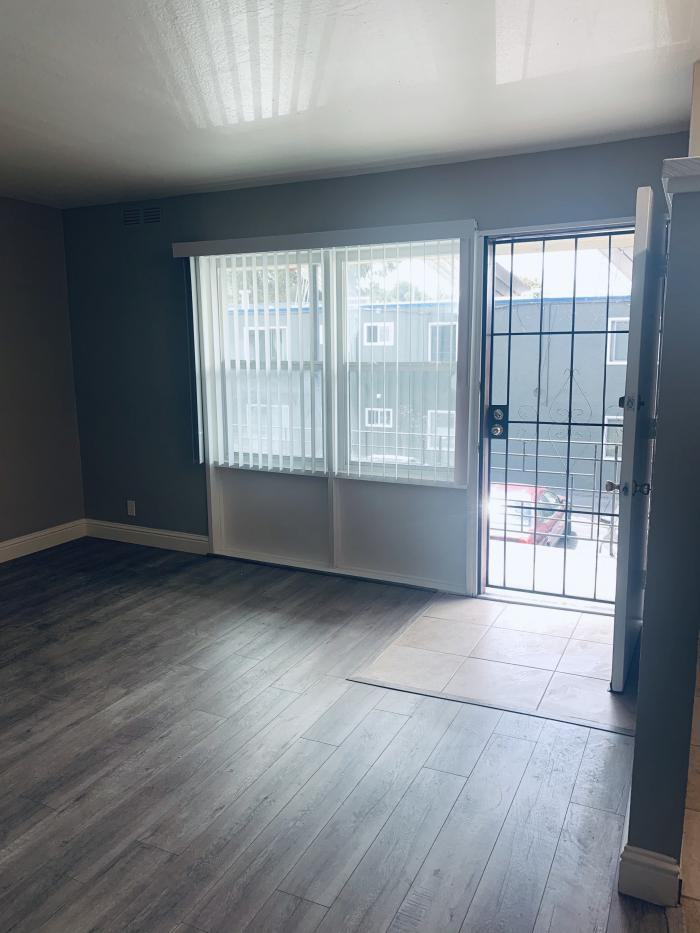 6638 Bancroft Ave - Photo 2 of 23