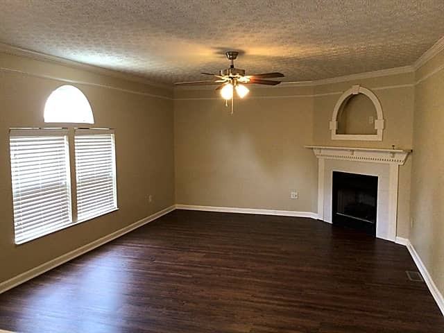 346 Pinecrest Ct - Photo 2 of 20