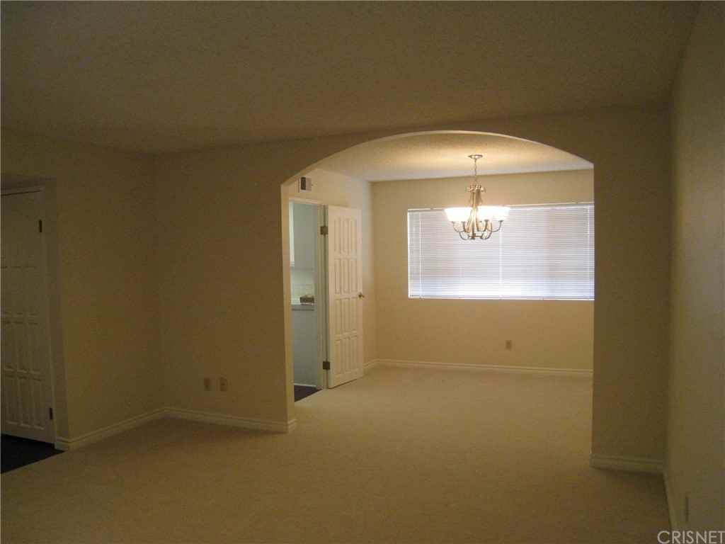 3218 Tannencrest Dr - Photo 2 of 26