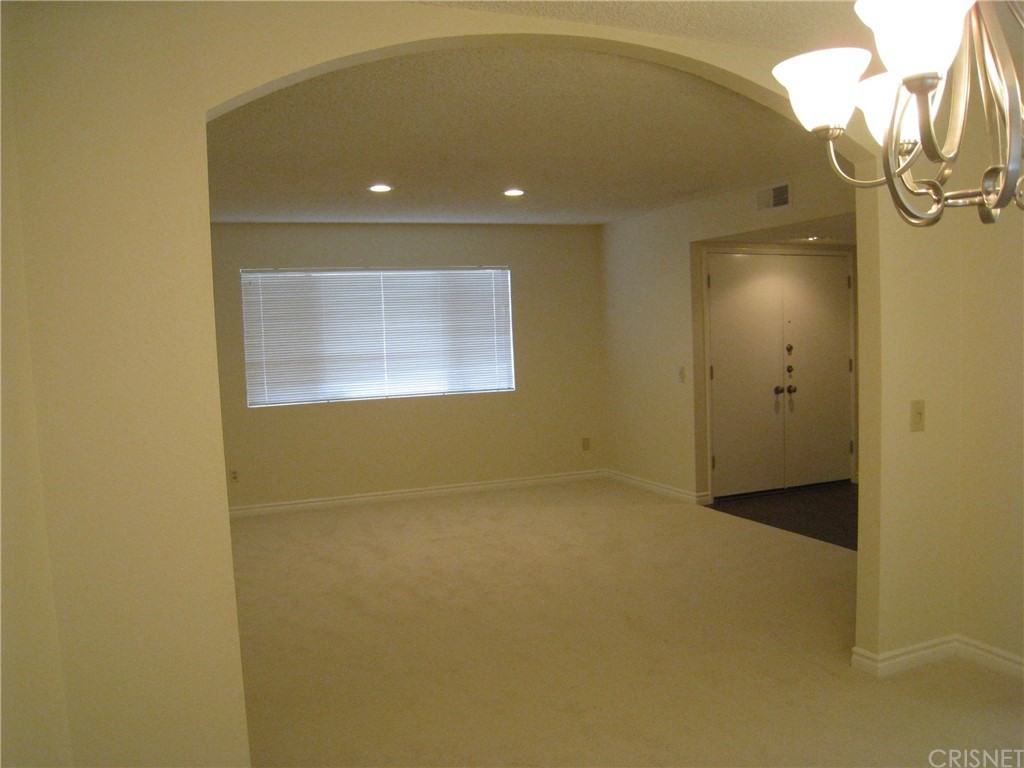 3218 Tannencrest Dr - Photo 3 of 26