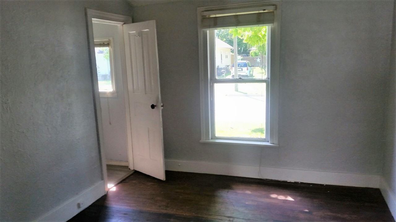 1234 Gillett St #2 - Photo 3 of 12