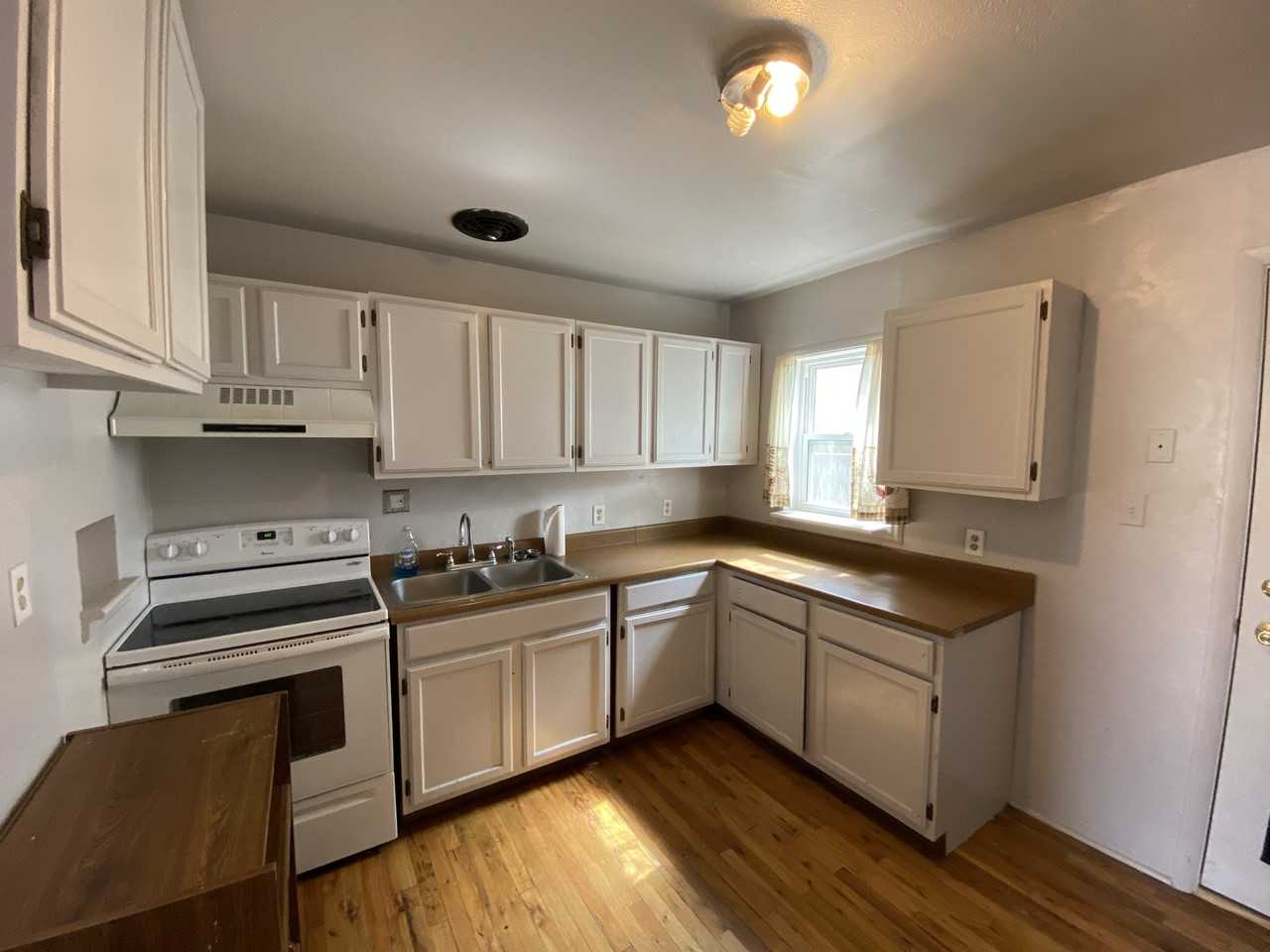 217 W Bell St #217 - Photo 3 of 11