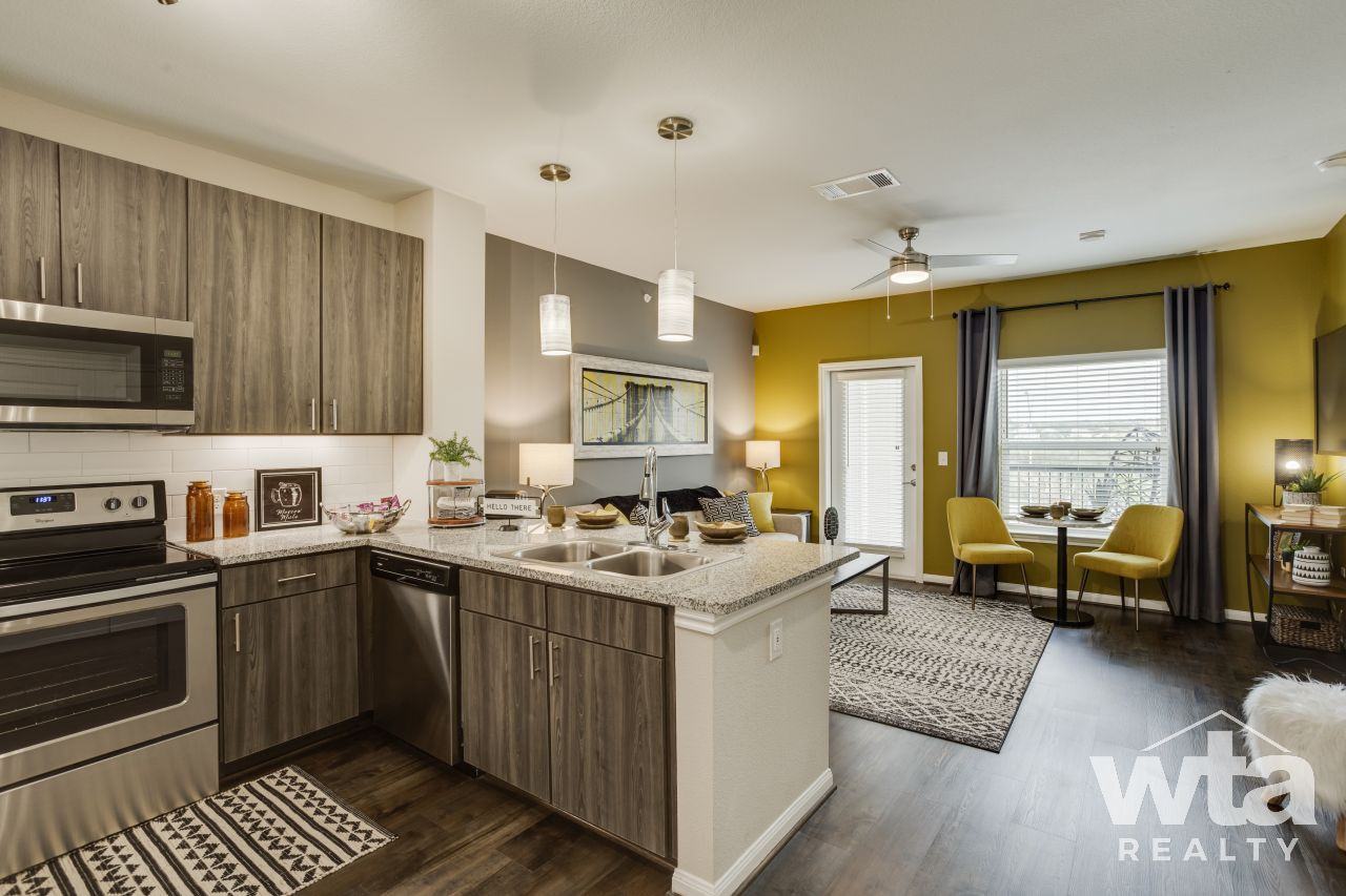 4-6 Weeks FREE - Photo 2 of 11