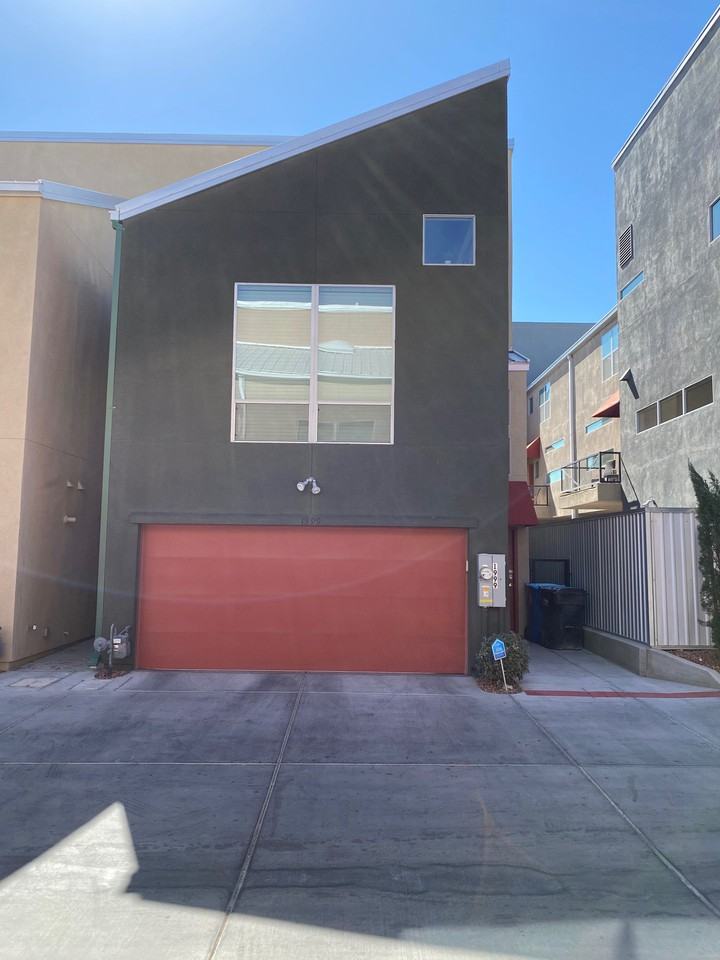 1999 Yaupon Avenue - Photo 2 of 17