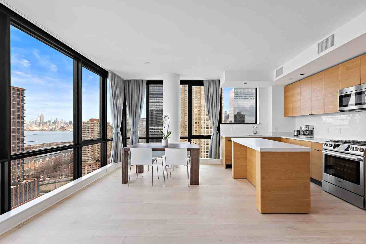 10 Provost Street #2403