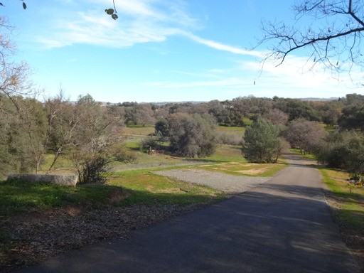 2525 Gage Ln - Photo 3 of 24