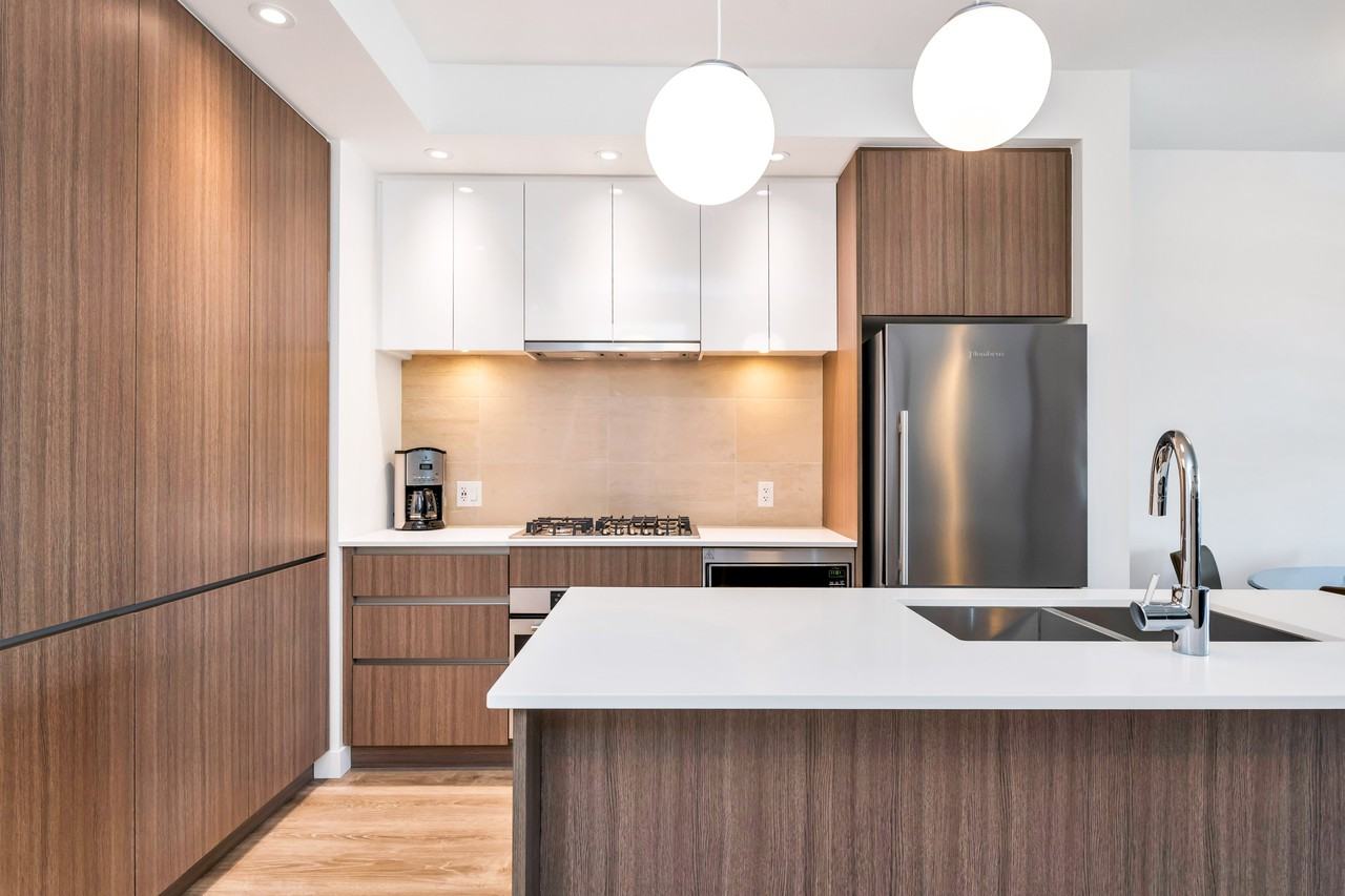 516 Foster Avenue #400