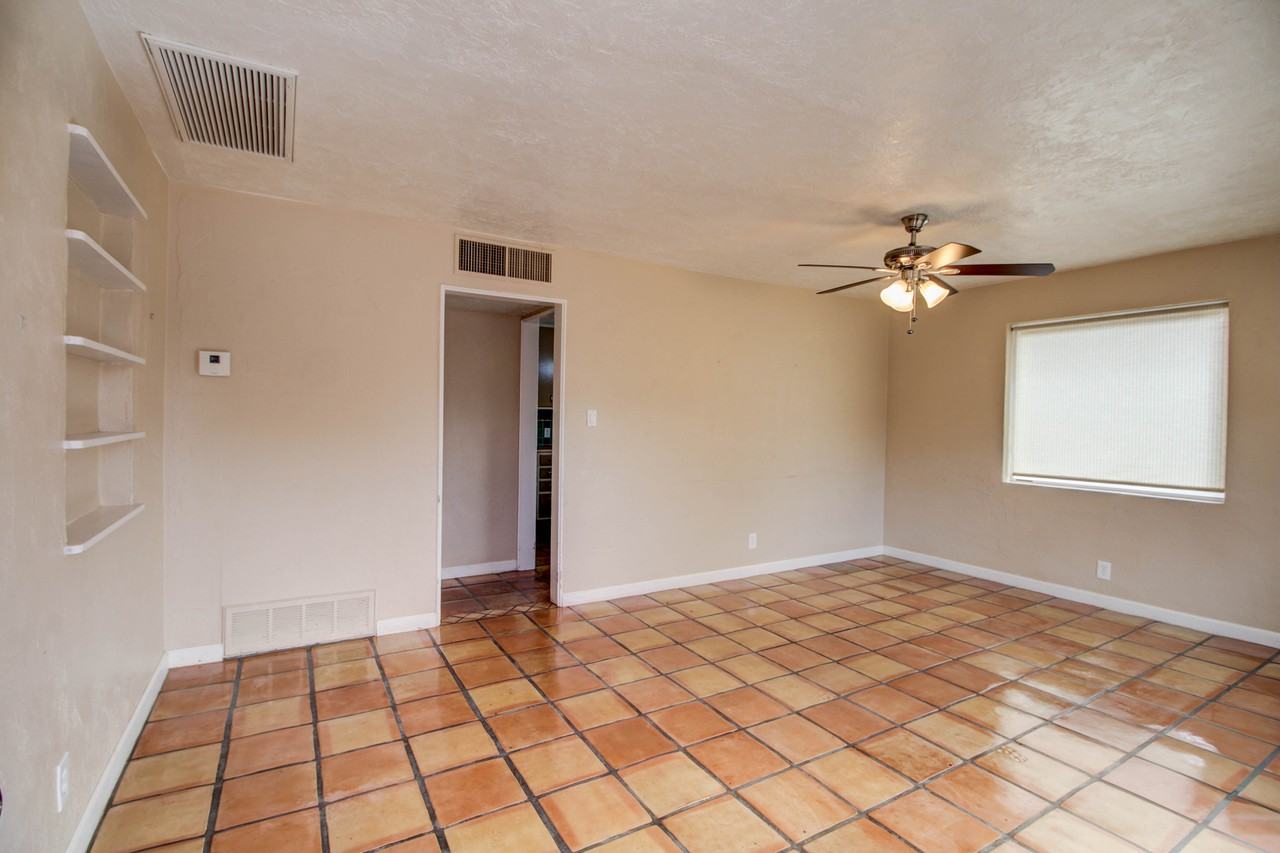 4419 E Whitman St #1 - Photo 2 of 9