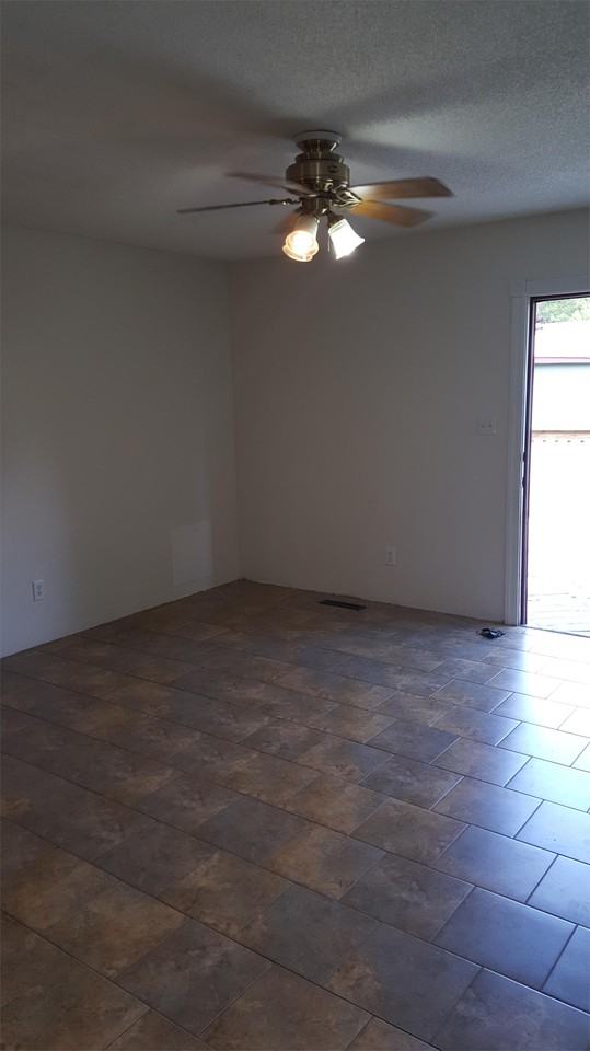3607 E 42nd St #1 - Photo 4 of 15