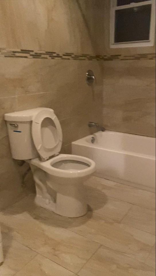 1710 Tenbroeck Avenue 1 floor - Photo 2 of 8