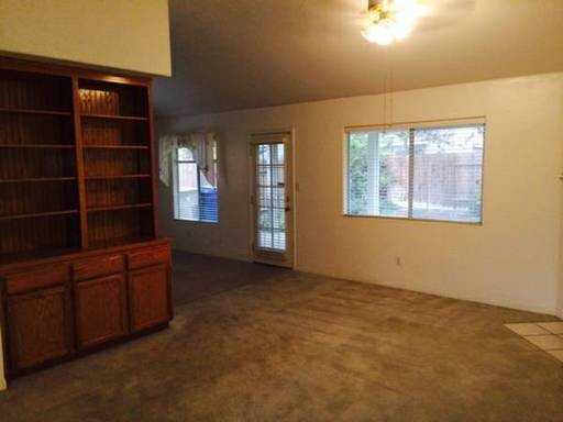 5206 Tyner Ln - Photo 3 of 16