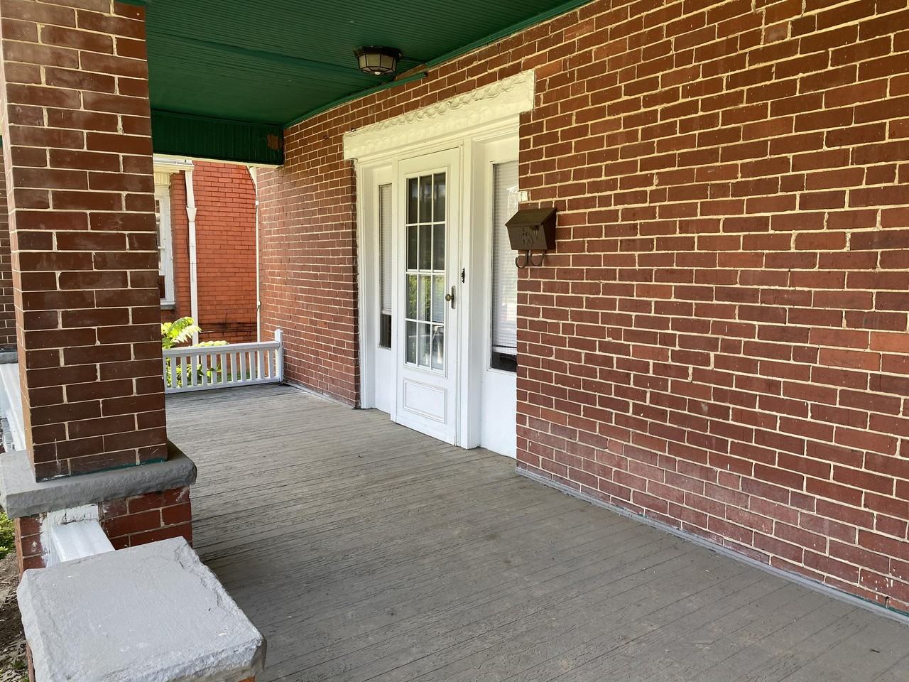 1115 8th St - Photo 7 of 7