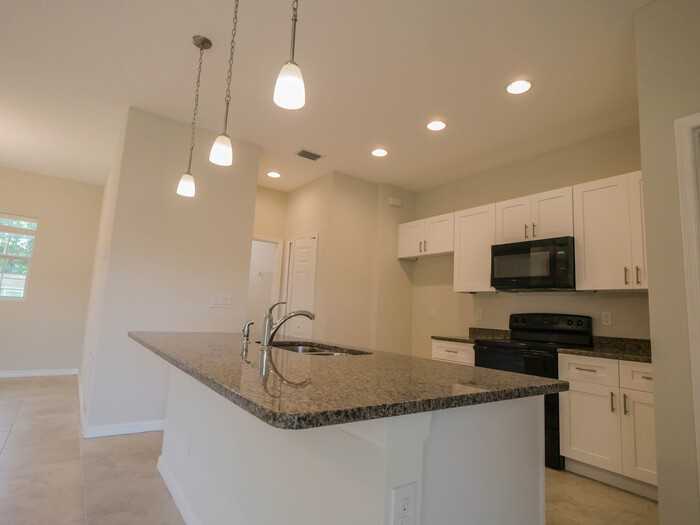 2241 Honey Ln - Photo 3 of 14