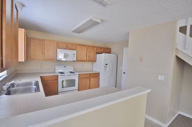 9313 Daney St - Photo 2 of 12