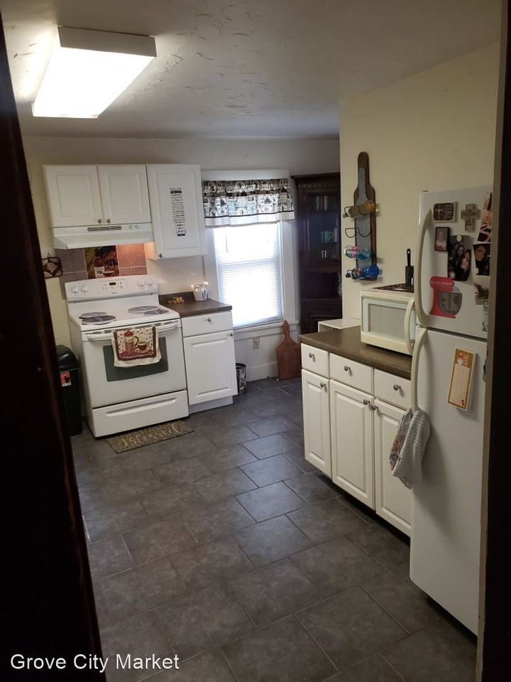 104 WEST POPLAR ST - Photo 3 of 13