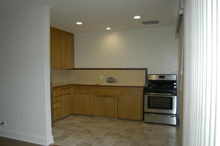 1028 3rd St - Photo 3 of 7